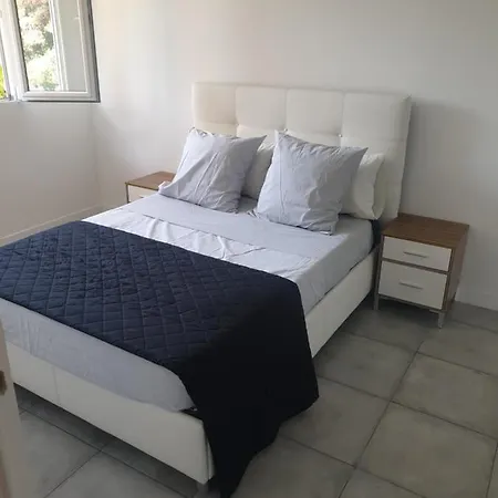 Апартаменты Renove 2023 Proche Aeroport 5min, Gare Sncf 2 Min, Tramway Au Pied De L'immeuble , Parking Possible, Renovated 2023 Near The Airport 5 Min, Train Station 2 Min, Tram Next To The Building 1 Min, Parking Possible *