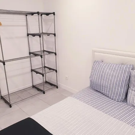 Renove 2023 Proche Aeroport 5min, Gare Sncf 2 Min, Tramway Au Pied De L'immeuble , Parking Possible, Renovated 2023 Near The Airport 5 Min, Train Station 2 Min, Tram Next To The Building 1 Min, Parking Possible Апартаменты