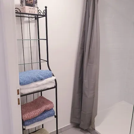 Апартаменты Renove 2023 Proche Aeroport 5min, Gare Sncf 2 Min, Tramway Au Pied De L'immeuble , Parking Possible, Renovated 2023 Near The Airport 5 Min, Train Station 2 Min, Tram Next To The Building 1 Min, Parking Possible Ницца