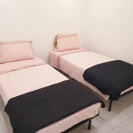 Renove 2023 Proche Aeroport 5min, Gare Sncf 2 Min, Tramway Au Pied De L'immeuble , Parking Possible, Renovated 2023 Near The Airport 5 Min, Train Station 2 Min, Tram Next To The Building 1 Min, Parking Possible Apartament Nicea