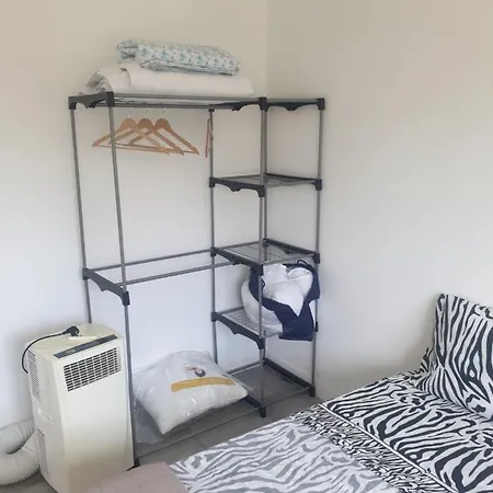 Renove 2023 Proche Aeroport 5min, Gare Sncf 2 Min, Tramway Au Pied De L'immeuble , Parking Possible, Renovated 2023 Near The Airport 5 Min, Train Station 2 Min, Tram Next To The Building 1 Min, Parking Possible *