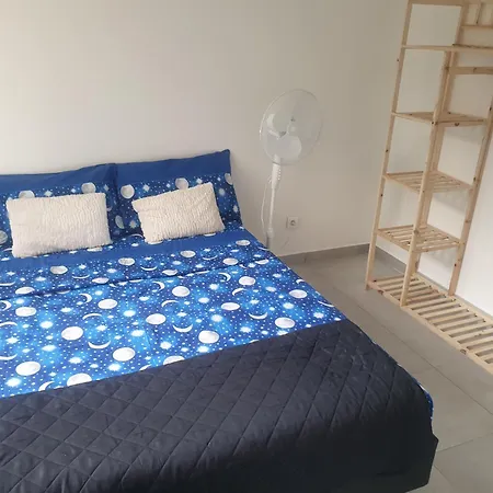 Renove 2023 Proche Aeroport 5min, Gare Sncf 2 Min, Tramway Au Pied De L'immeuble , Parking Possible, Renovated 2023 Near The Airport 5 Min, Train Station 2 Min, Tram Next To The Building 1 Min, Parking Possible