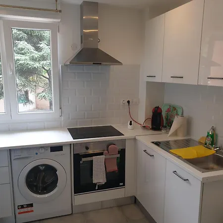 Апартаменты Renove 2023 Proche Aeroport 5min, Gare Sncf 2 Min, Tramway Au Pied De L'immeuble , Parking Possible, Renovated 2023 Near The Airport 5 Min, Train Station 2 Min, Tram Next To The Building 1 Min, Parking Possible *