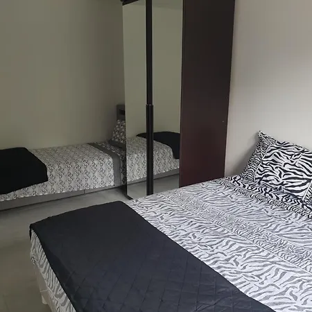 Апартаменты Renove 2023 Proche Aeroport 5min, Gare Sncf 2 Min, Tramway Au Pied De L'immeuble , Parking Possible, Renovated 2023 Near The Airport 5 Min, Train Station 2 Min, Tram Next To The Building 1 Min, Parking Possible